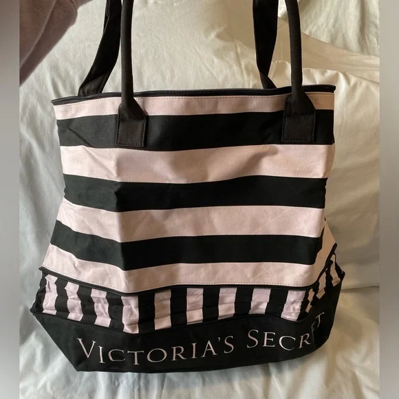 NWT Victoria’s Secret Weekender Tote Black and Pink Expands with shoulder strap - Picture 10 of 15